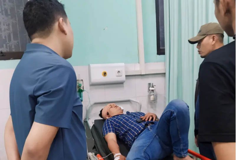 Ketua DPRD Cilegon saat menjenguk korban pembacokan di IGD RSUD Cilegon