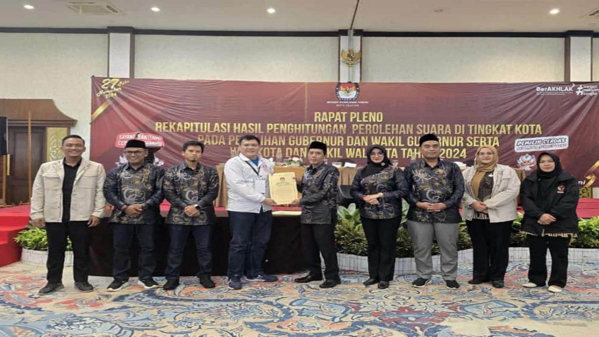 Rapat Pleno KPU Cilegon menetapkan Robinsar-Fajar menang di Pilkada Cilegon 2024